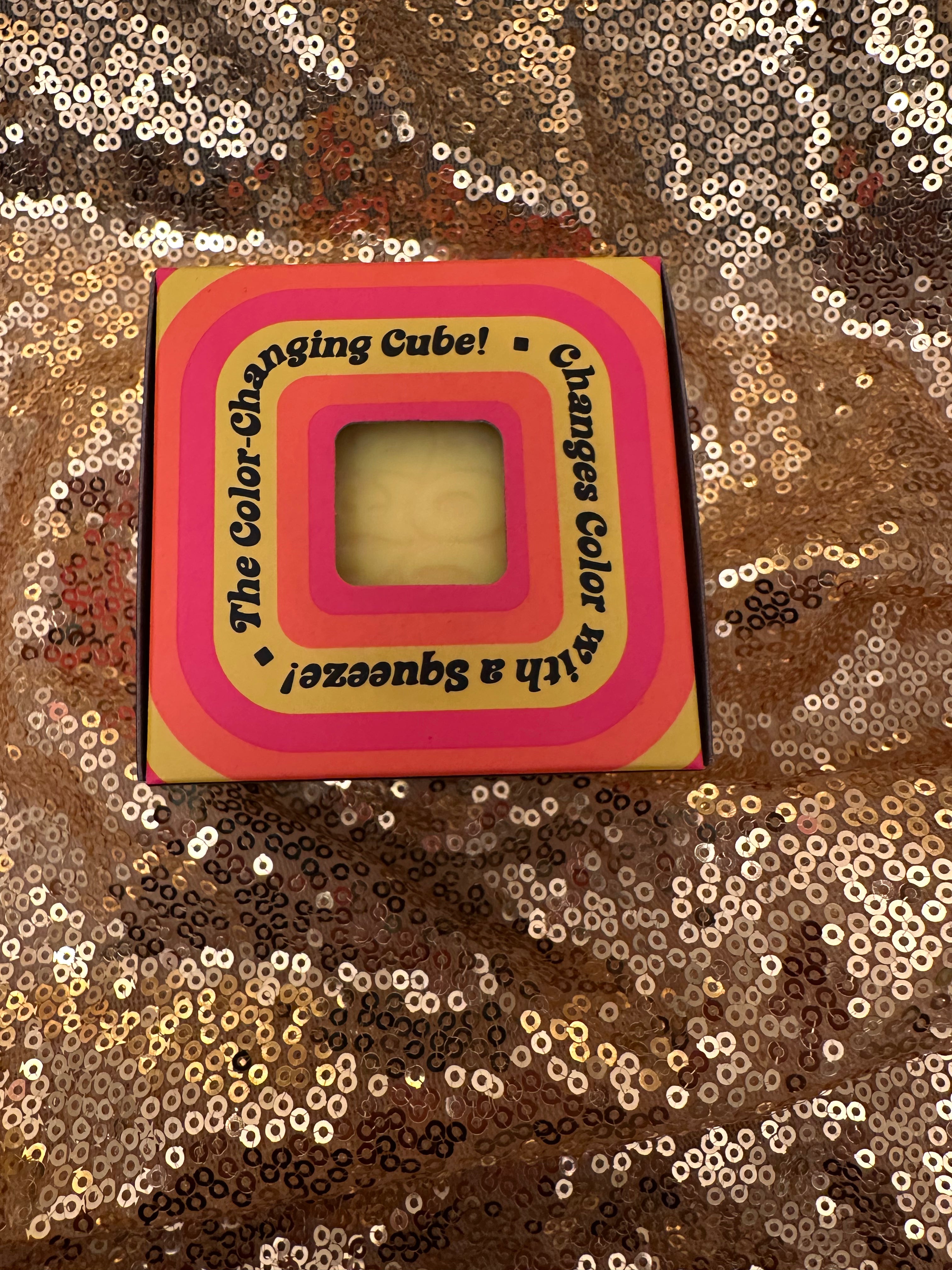 NEEDOH Color Change Cube